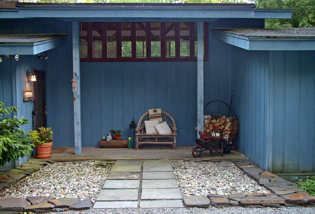 Southwest home and garden in Saugerties, NY